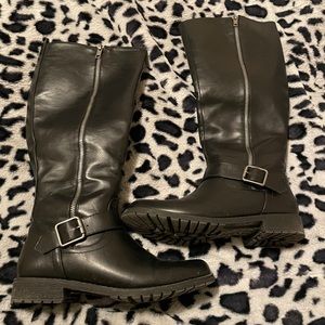 Black boots